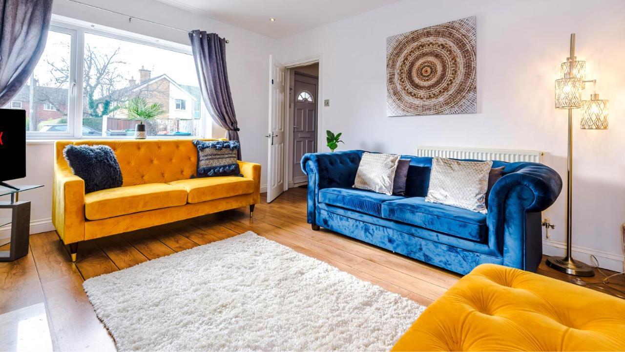 Newhall Road - 4 Bedroom Chester Home - Parking Wervin المظهر الخارجي الصورة