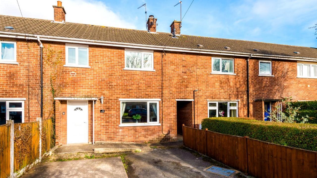 Newhall Road - 4 Bedroom Chester Home - Parking Wervin المظهر الخارجي الصورة